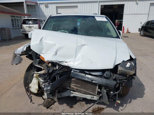 2015 Chrysler Town & Country Touring მანქანა იყიდება აუქციონზე, vin: 2C4RC1BG2FR638148, აუქციონის ნომერი: 44421525