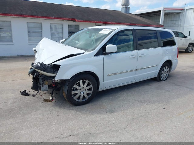 2015 Chrysler Town & Country Touring მანქანა იყიდება აუქციონზე, vin: 2C4RC1BG2FR638148, აუქციონის ნომერი: 44421525