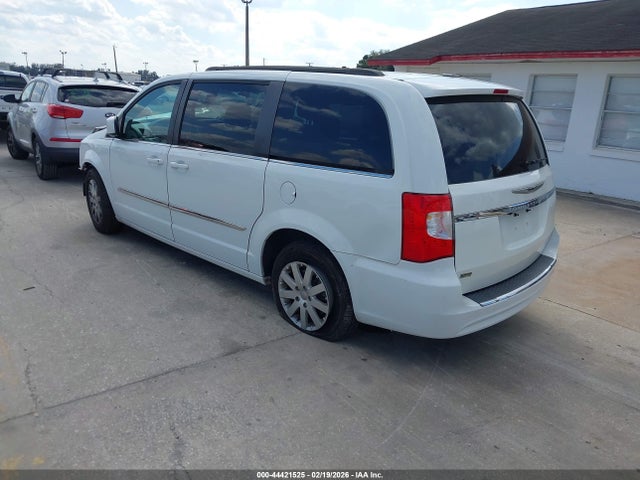 2015 Chrysler Town & Country Touring მანქანა იყიდება აუქციონზე, vin: 2C4RC1BG2FR638148, აუქციონის ნომერი: 44421525