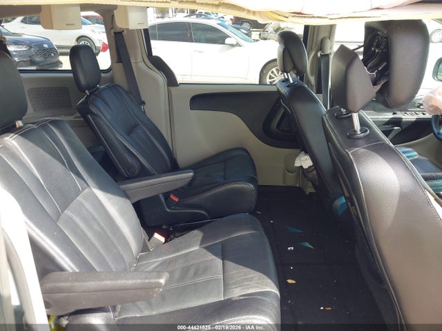 2015 Chrysler Town & Country Touring მანქანა იყიდება აუქციონზე, vin: 2C4RC1BG2FR638148, აუქციონის ნომერი: 44421525