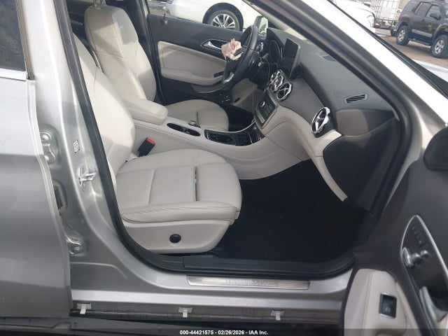 44421575 :رقم المزاد ، WDCTG4GB4JJ448982 vin ، 2018 Mercedes-benz Gla 250 4matic مزاد بيع