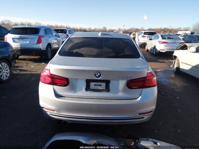 2018 Bmw 330i მანქანა იყიდება აუქციონზე, vin: WBA8B9C57JAE22271, აუქციონის ნომერი: 44421613