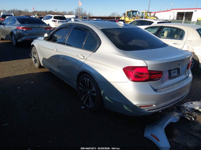 2018 Bmw 330i მანქანა იყიდება აუქციონზე, vin: WBA8B9C57JAE22271, აუქციონის ნომერი: 44421613