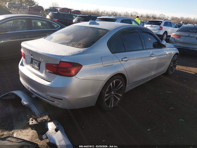 2018 Bmw 330i მანქანა იყიდება აუქციონზე, vin: WBA8B9C57JAE22271, აუქციონის ნომერი: 44421613