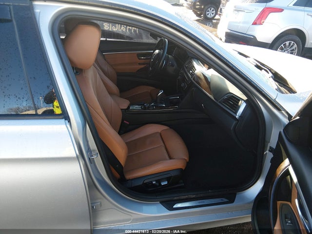 2018 Bmw 330i მანქანა იყიდება აუქციონზე, vin: WBA8B9C57JAE22271, აუქციონის ნომერი: 44421613