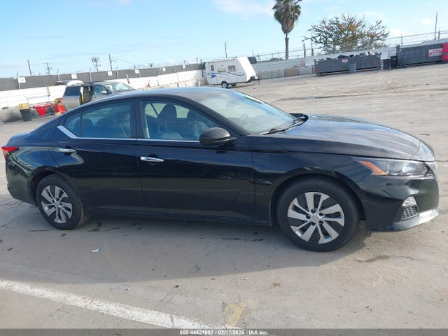 44421607 :رقم المزاد ، 1N4BL4BV1NN307998 vin ، 2022 Nissan Altima S Fwd مزاد بيع