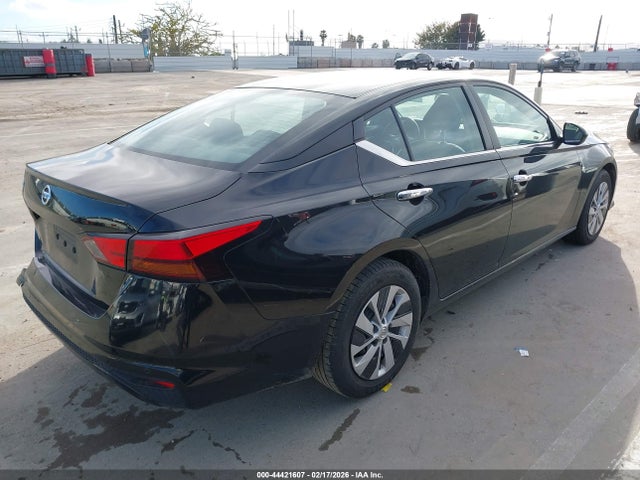 44421607 :رقم المزاد ، 1N4BL4BV1NN307998 vin ، 2022 Nissan Altima S Fwd مزاد بيع