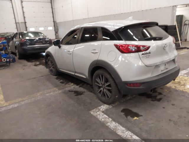 2018 MAZDA CX-3 JM1DKFD72J0313185 Photo 2