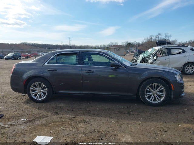 Продажа на аукционе авто 2017 Chrysler 300 Limited, vin: 2C3CCAAG6HH599570, номер лота: 44421660