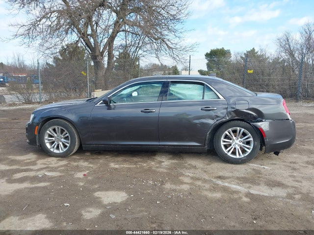 Продажа на аукционе авто 2017 Chrysler 300 Limited, vin: 2C3CCAAG6HH599570, номер лота: 44421660