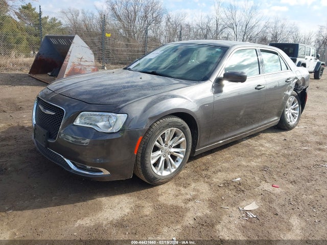 Продажа на аукционе авто 2017 Chrysler 300 Limited, vin: 2C3CCAAG6HH599570, номер лота: 44421660