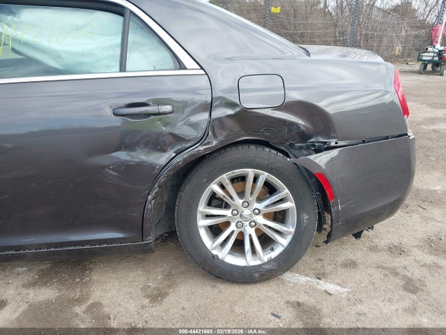 Продажа на аукционе авто 2017 Chrysler 300 Limited, vin: 2C3CCAAG6HH599570, номер лота: 44421660