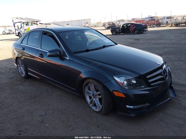 2012 MERCEDES-BENZ C 300 WDDGF8BB8CA648894