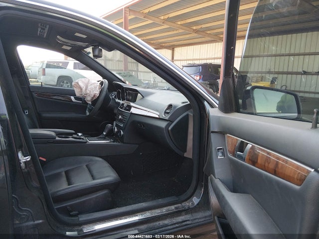 2012 MERCEDES-BENZ C 300 WDDGF8BB8CA648894 Photo 4