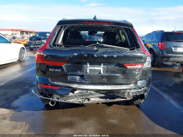 2021 Volvo Xc60 T6 Momentum მანქანა იყიდება აუქციონზე, vin: YV4A22RK6M1770389, აუქციონის ნომერი: 44421724