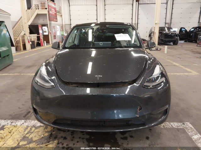 Продажа на аукционе авто 2024 Tesla Model Y Long Range Dual Motor All-wheel Drive, vin: 7SAYGDEE9RF991825, номер лота: 44421769