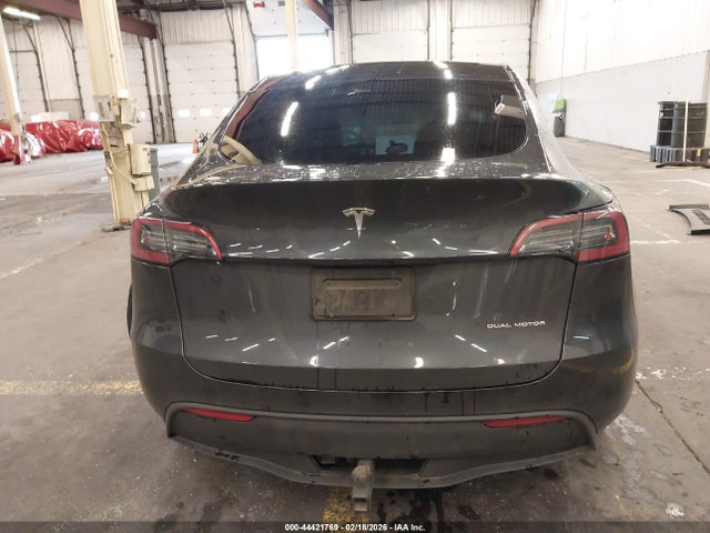 Продажа на аукционе авто 2024 Tesla Model Y Long Range Dual Motor All-wheel Drive, vin: 7SAYGDEE9RF991825, номер лота: 44421769