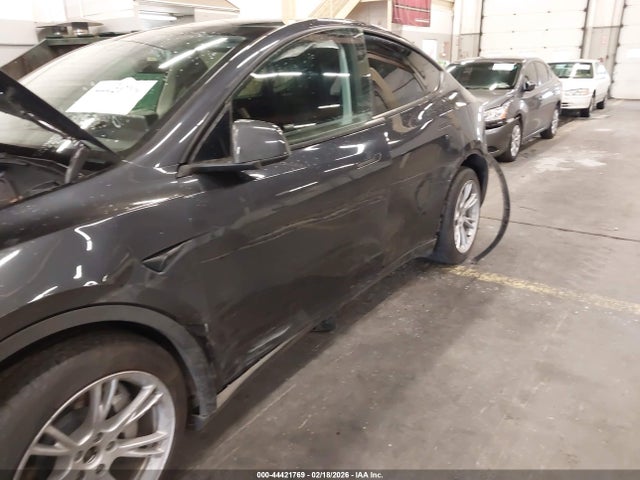Продажа на аукционе авто 2024 Tesla Model Y Long Range Dual Motor All-wheel Drive, vin: 7SAYGDEE9RF991825, номер лота: 44421769