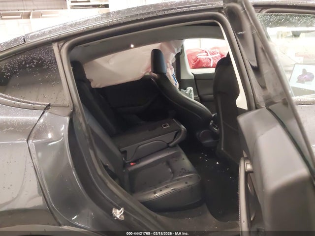 Продажа на аукционе авто 2024 Tesla Model Y Long Range Dual Motor All-wheel Drive, vin: 7SAYGDEE9RF991825, номер лота: 44421769