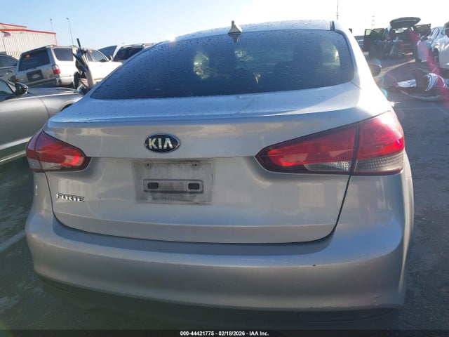 KIA FORTE LX 2017 3KPFK4A7XHE031492 Image 17