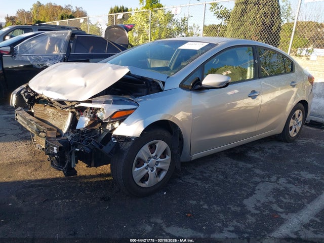 KIA FORTE LX 2017 3KPFK4A7XHE031492 Image 2