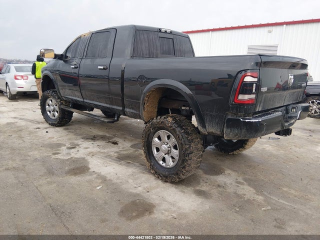 2016 RAM 2500 3C6UR5NL2GG277446 Photo 2