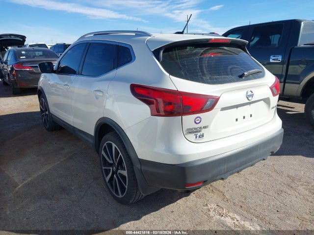 2017 NISSAN ROGUE SPORT JN1BJ1CRXHW118106 Photo 2
