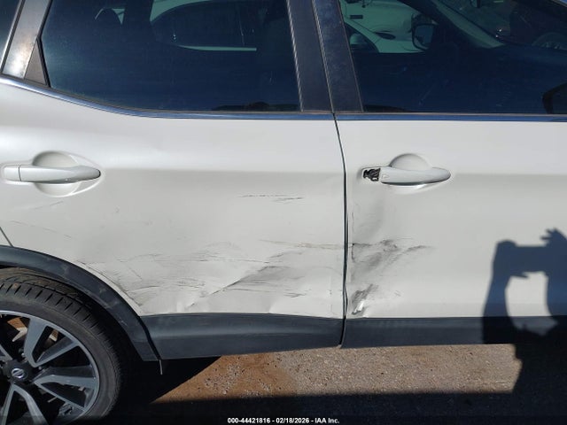 2017 NISSAN ROGUE SPORT JN1BJ1CRXHW118106 Photo 5