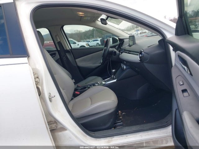 2019 TOYOTA YARIS 3MYDLBYV4KY505201 Photo 4