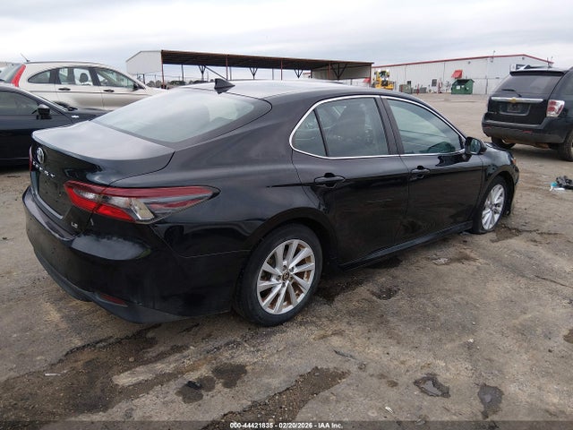 Aukcja sprzedaży 2021 Toyota Camry Le, vin: 4T1C11AK2MU572214, numer aukcji: 44421835