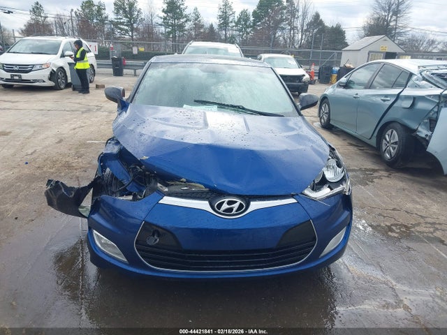 44421841 :رقم المزاد ، KMHTC6AD2HU320879 vin ، 2017 Hyundai Veloster Value Edition مزاد بيع