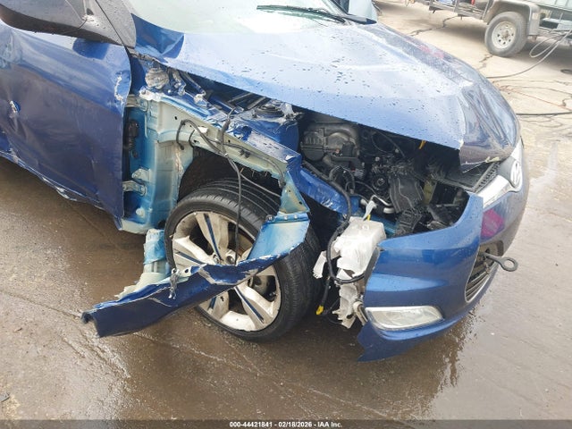 44421841 :رقم المزاد ، KMHTC6AD2HU320879 vin ، 2017 Hyundai Veloster Value Edition مزاد بيع