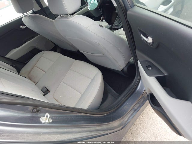 3KPA24AB1KE239315 KIA RIO S