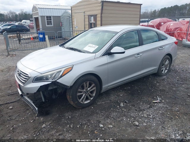 Hyundai SONATA SE 2015 5NPE24AF0FH031805 Image 2