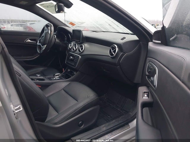 2014 MERCEDES-BENZ CLA 45 AMG WDDSJ5CB7EN085399 Photo 4