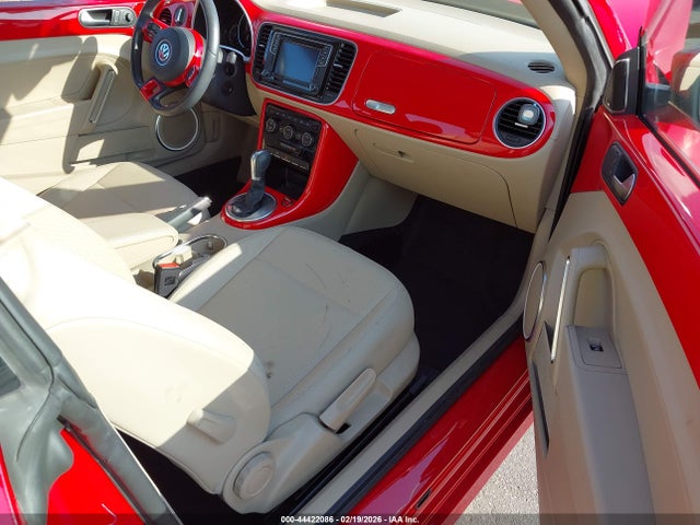 2019 VOLKSWAGEN BEETLE 3VWJD7AT3KM712784 Photo 4