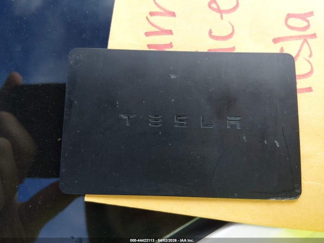 44422113 :رقم المزاد ، 5YJ3E1EB8KF421600 vin ، 2019 Tesla Model 3 Long Range/performance مزاد بيع