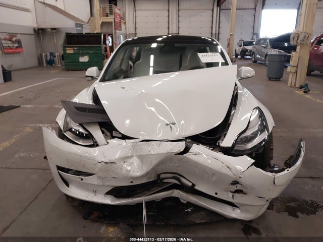 44422113 :رقم المزاد ، 5YJ3E1EB8KF421600 vin ، 2019 Tesla Model 3 Long Range/performance مزاد بيع