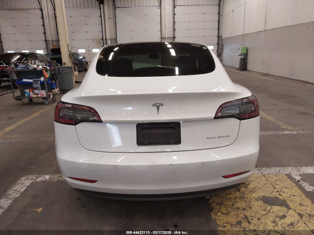 44422113 :رقم المزاد ، 5YJ3E1EB8KF421600 vin ، 2019 Tesla Model 3 Long Range/performance مزاد بيع