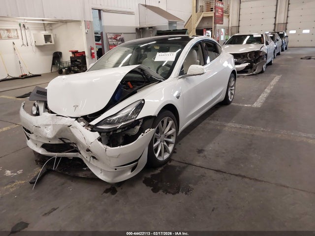 44422113 :رقم المزاد ، 5YJ3E1EB8KF421600 vin ، 2019 Tesla Model 3 Long Range/performance مزاد بيع