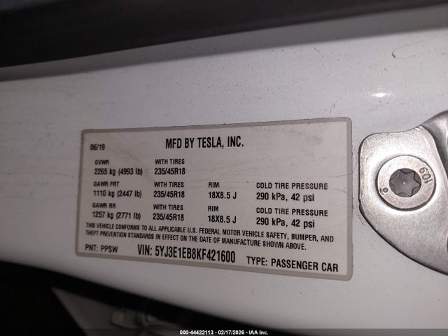 44422113 :رقم المزاد ، 5YJ3E1EB8KF421600 vin ، 2019 Tesla Model 3 Long Range/performance مزاد بيع
