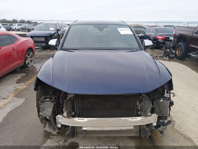 2018 Audi Sq5 3.0t Premium Plus მანქანა იყიდება აუქციონზე, vin: WA1C4AFY2J2225153, აუქციონის ნომერი: 44422134