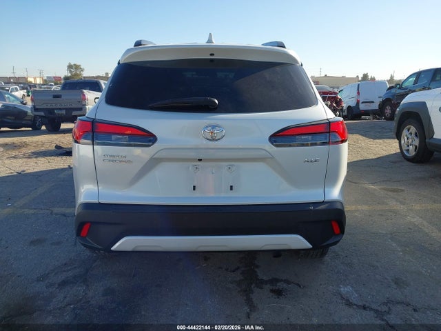 Toyota Corolla Cross Xle 2023 7MUDAAAG4PV062319 Image 16