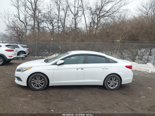 Hyundai SONATA SE 2016 5NPE24AFXGH309367 Image 14