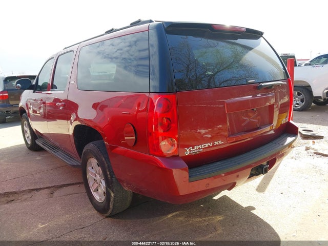 2014 GMC YUKON XL 1500 1GKS2KE70ER211596 Photo 2