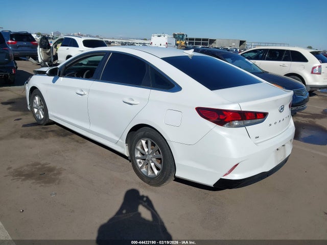 Hyundai SONATA SE 2018 5NPE24AF8JH697044 Image 3