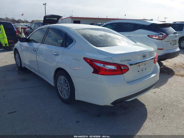 1N4AL3AP8HC284888 Nissan Altima 2.5 S
