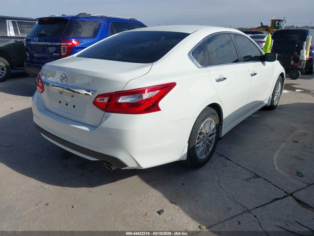 1N4AL3AP8HC284888 Nissan Altima 2.5 S