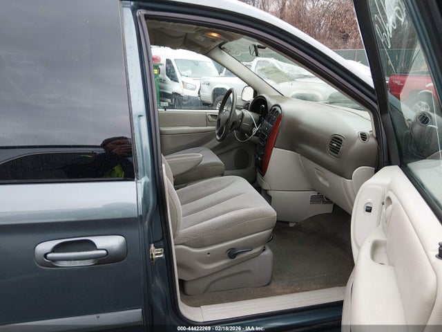 2006 Chrysler Town & Country მანქანა იყიდება აუქციონზე, vin: 1A4GP45R96B517300, აუქციონის ნომერი: 44422269