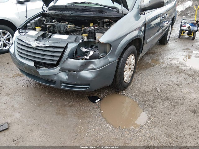 2006 Chrysler Town & Country მანქანა იყიდება აუქციონზე, vin: 1A4GP45R96B517300, აუქციონის ნომერი: 44422269
